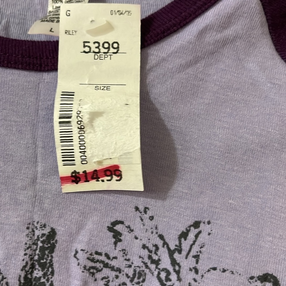 NWT.. Riley Tshirt - Picture 2 of 3